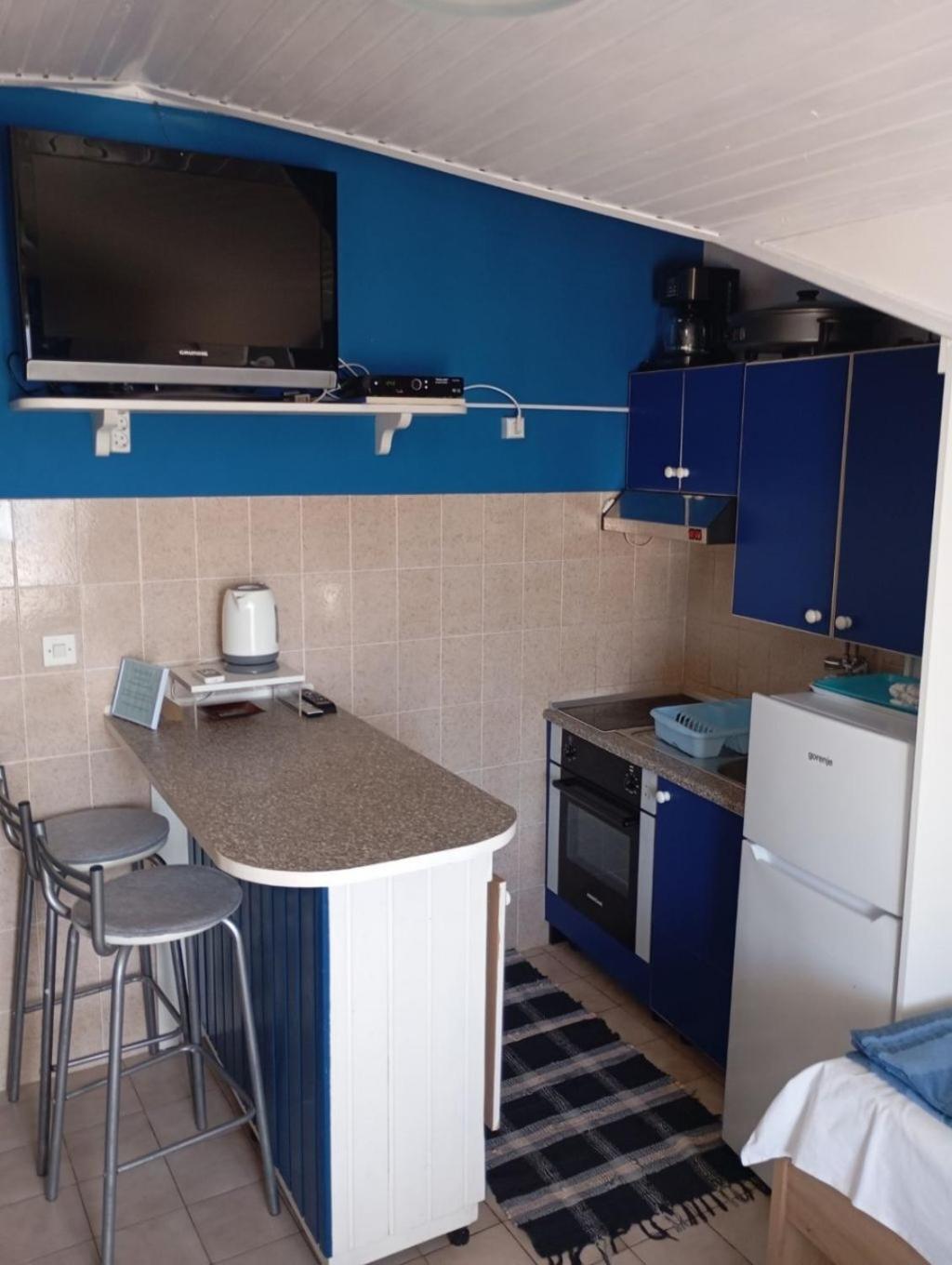Apartment Ivo - 20m From The Sea Racisce