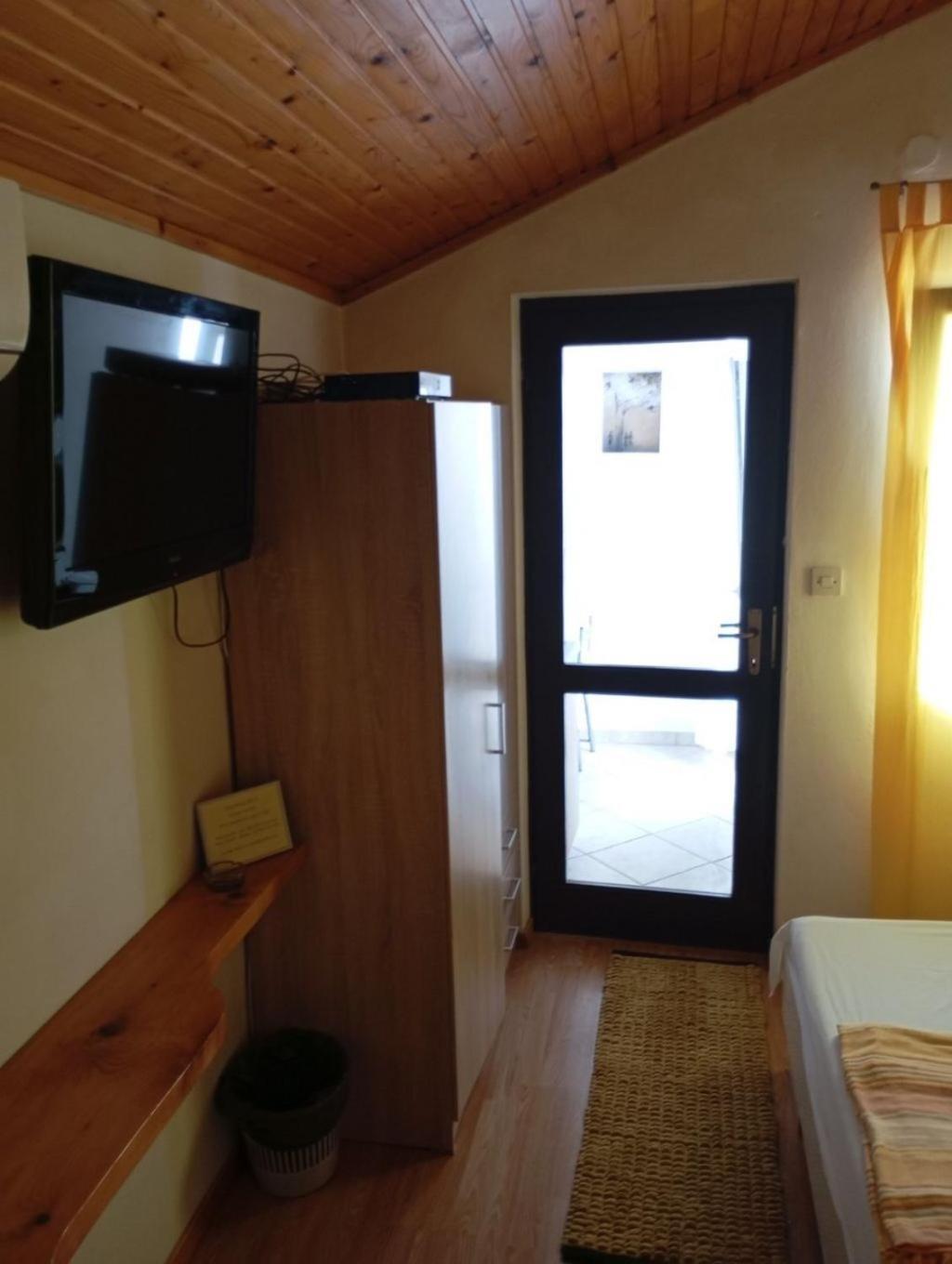 Ivo - 20m From The Sea Apartment